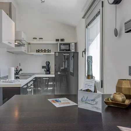 Royal Centar - Happy Apartment Pula