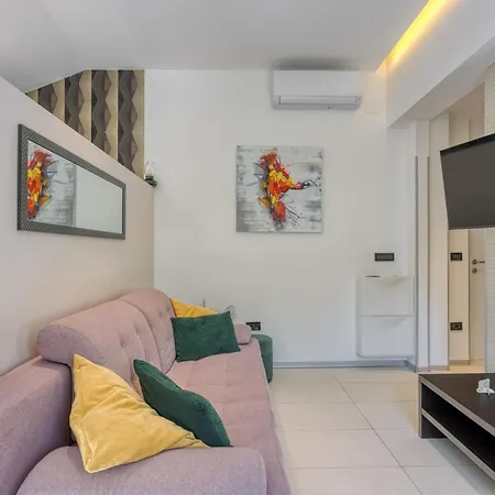 Apartment Royal Centar - Happy Pula