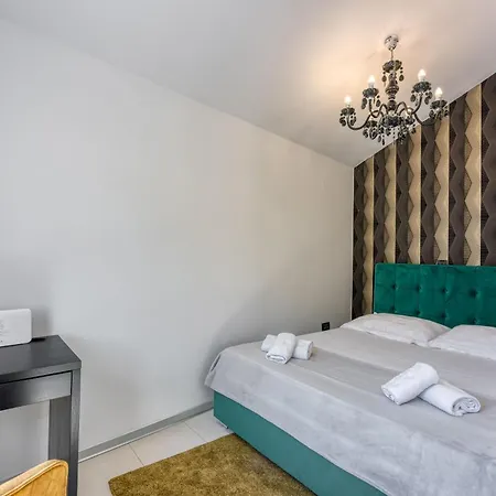 Royal Centar - Happy Apartment Pula